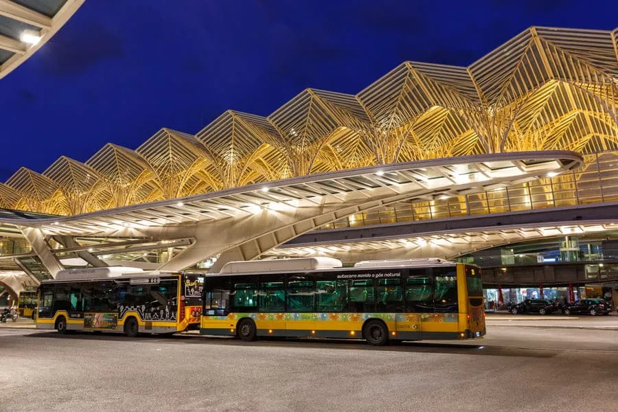 Билеты на междугородние автобусы в Португалии можно купить в онлайне или в кассах на автовокзалах